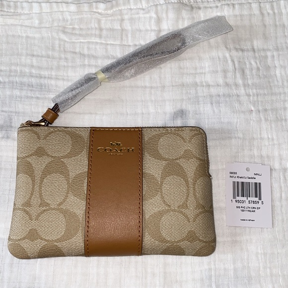 Coach signature corner zip wristlet - Picture 2 of 14